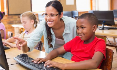Can technology best replace the teacher in classroom?
